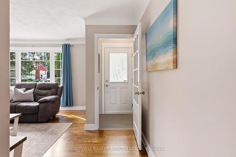 Photo 12 at 79 St Claire Avenue, Nepean (Meadowlands/St. Claire Gardens), Ottawa
