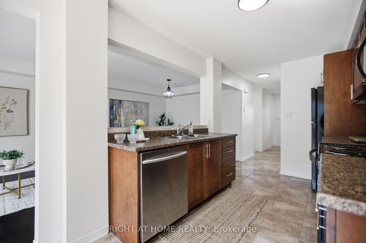 Photo 13 at 644 Kilbirnie Drive, Nepean (Stonebridge), Ottawa