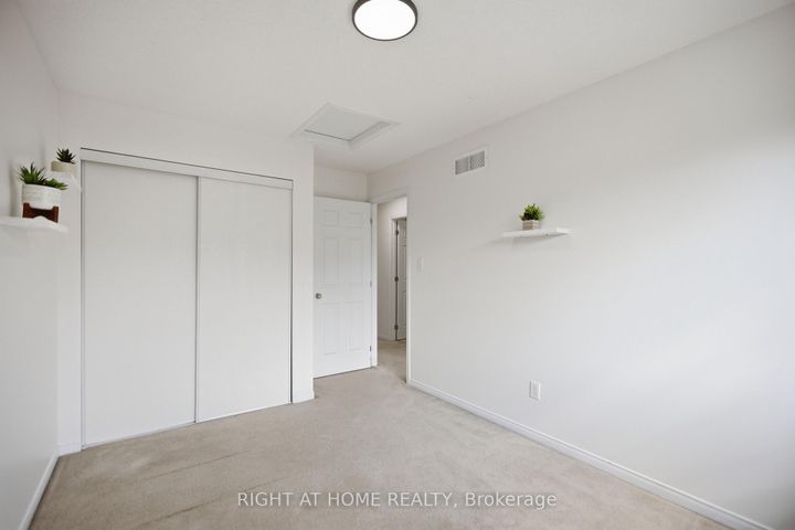 Photo 30 at 644 Kilbirnie Drive, Nepean (Stonebridge), Ottawa