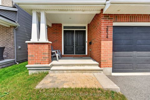 Photo 2 at 2834 Grand Canal Street, Nepean (Half Moon Bay), Ottawa
