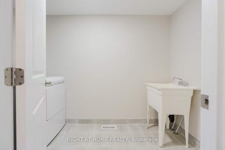 Photo 25 at 517 Elation Heights, Nepean (Heritage Park), Ottawa