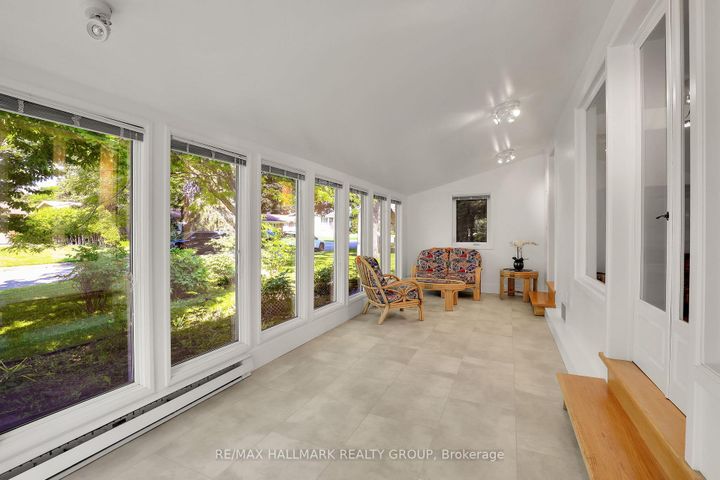 Photo 3 at 37 Lyall Street, Nepean (City View/Skyline/Fisher Heights/Parkwood Hills), Ottawa