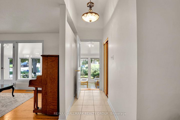 Photo 5 at 37 Lyall Street, Nepean (City View/Skyline/Fisher Heights/Parkwood Hills), Ottawa