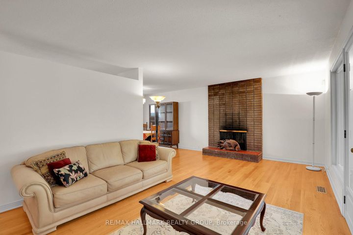 Photo 7 at 37 Lyall Street, Nepean (City View/Skyline/Fisher Heights/Parkwood Hills), Ottawa