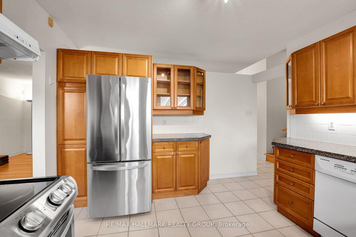 Photo 14 at 37 Lyall Street, Nepean (City View/Skyline/Fisher Heights/Parkwood Hills), Ottawa