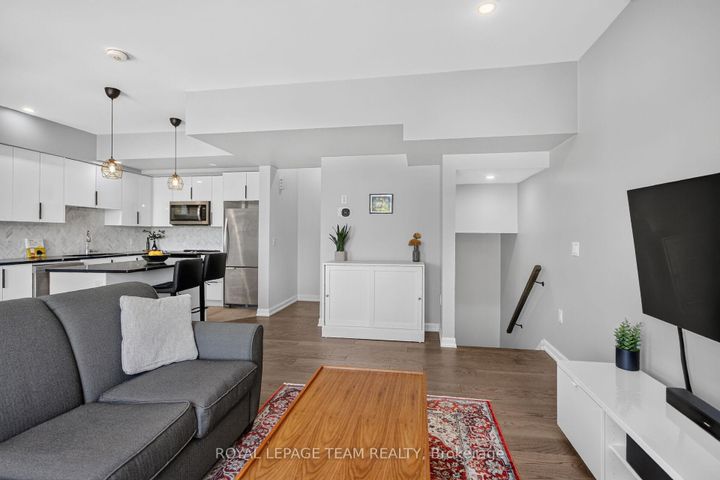 Photo 10 at 2706 Draper Avenue, Nepean (Redwood Park), Ottawa