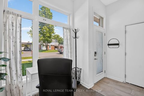 Photo 3 at 2706 Draper Avenue, Nepean (Redwood Park), Ottawa