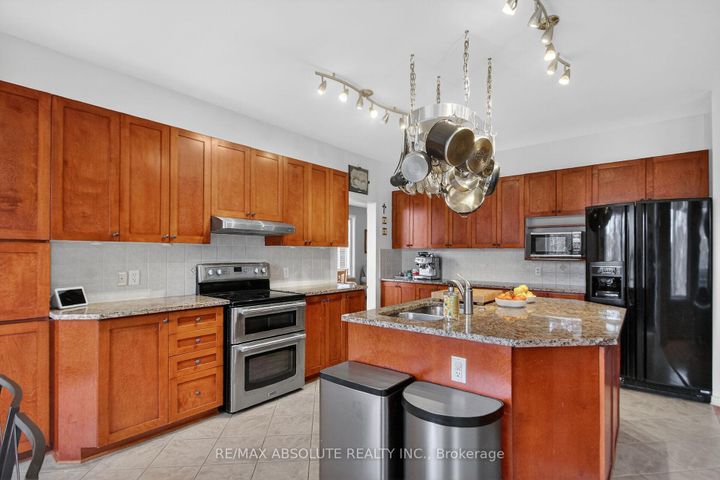 Photo 12 at 7 Branchwood Street, Nepean (Barrhaven East), Ottawa