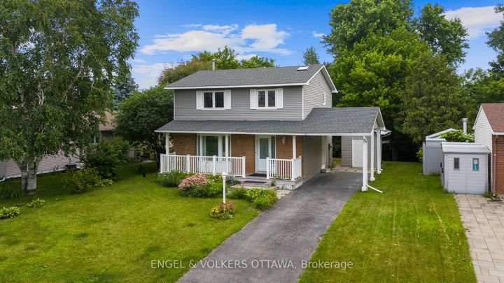 Photo 3 at 25 Antler Avenue, Nepean (On the Green), Ottawa