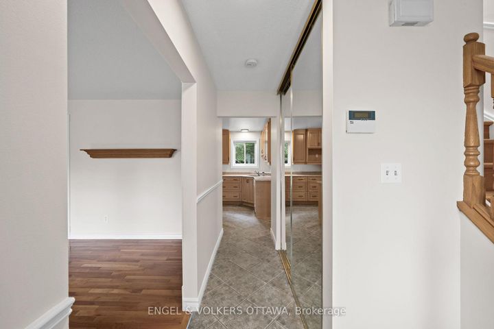 Photo 8 at 25 Antler Avenue, Nepean (On the Green), Ottawa