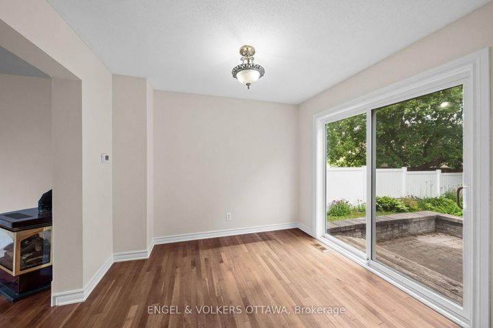 Photo 14 at 25 Antler Avenue, Nepean (On the Green), Ottawa