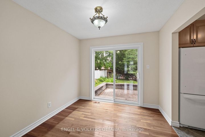 Photo 16 at 25 Antler Avenue, Nepean (On the Green), Ottawa