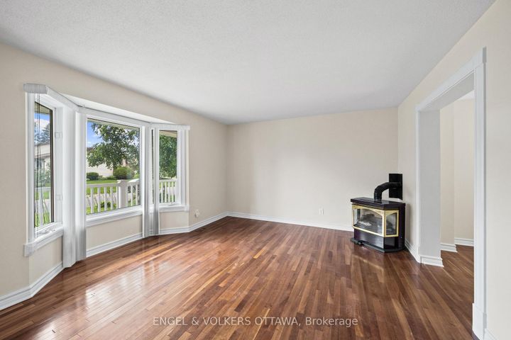 Photo 18 at 25 Antler Avenue, Nepean (On the Green), Ottawa