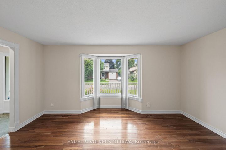 Photo 21 at 25 Antler Avenue, Nepean (On the Green), Ottawa