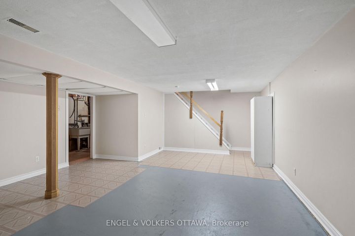 Photo 37 at 25 Antler Avenue, Nepean (On the Green), Ottawa
