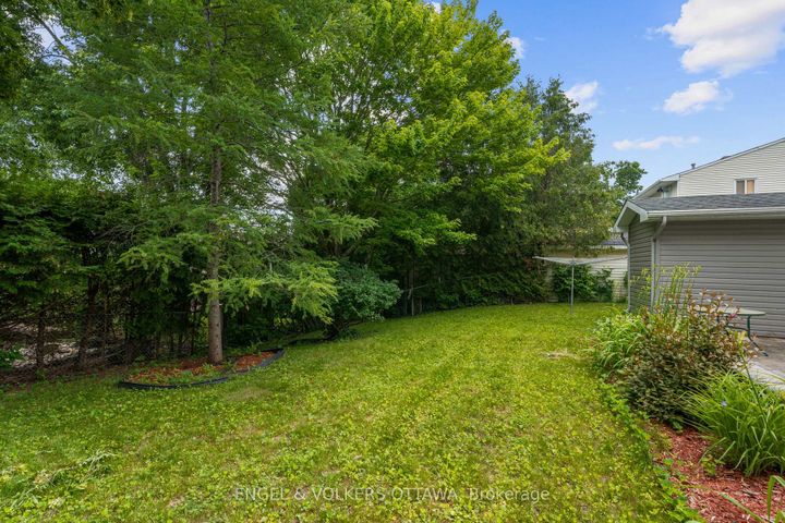 Photo 41 at 25 Antler Avenue, Nepean (On the Green), Ottawa
