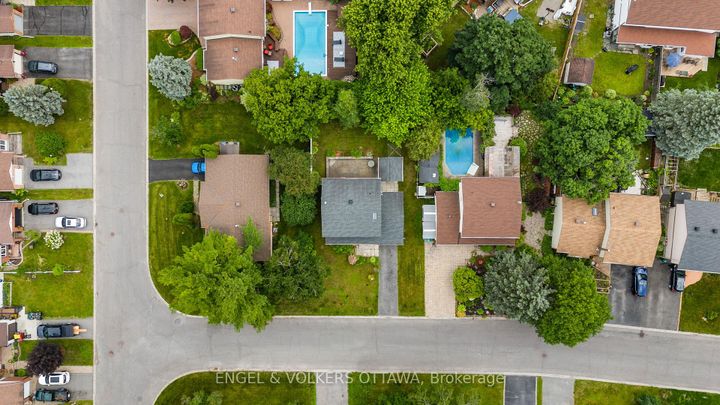 Photo 44 at 25 Antler Avenue, Nepean (On the Green), Ottawa