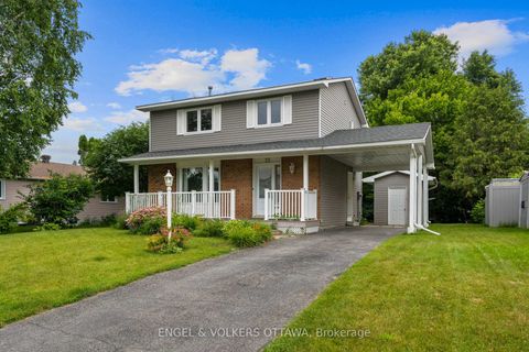 Photo 2 at 25 Antler Avenue, Nepean (On the Green), Ottawa