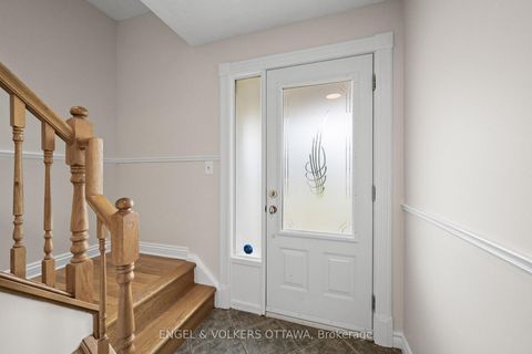 Photo 6 at 25 Antler Avenue, Nepean (On the Green), Ottawa
