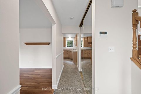 Photo 8 at 25 Antler Avenue, Nepean (On the Green), Ottawa