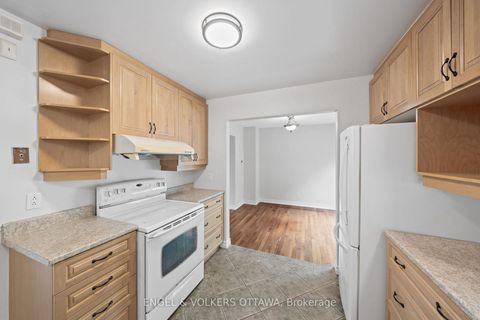 Photo 11 at 25 Antler Avenue, Nepean (On the Green), Ottawa