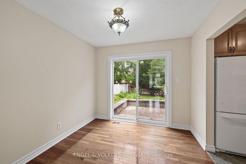 Photo 16 at 25 Antler Avenue, Nepean (On the Green), Ottawa