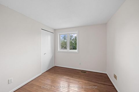 Photo 33 at 25 Antler Avenue, Nepean (On the Green), Ottawa