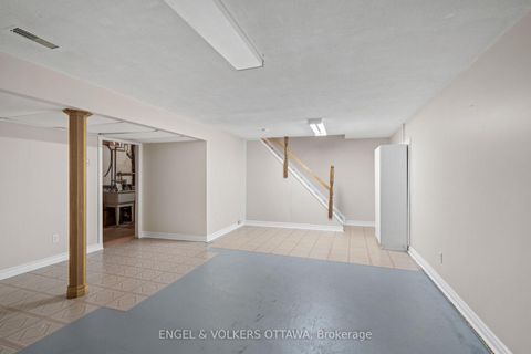 Photo 37 at 25 Antler Avenue, Nepean (On the Green), Ottawa