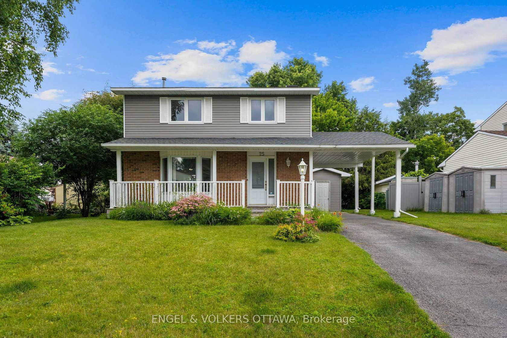 25 Antler Avenue, Nepean (On the Green), Ottawa 