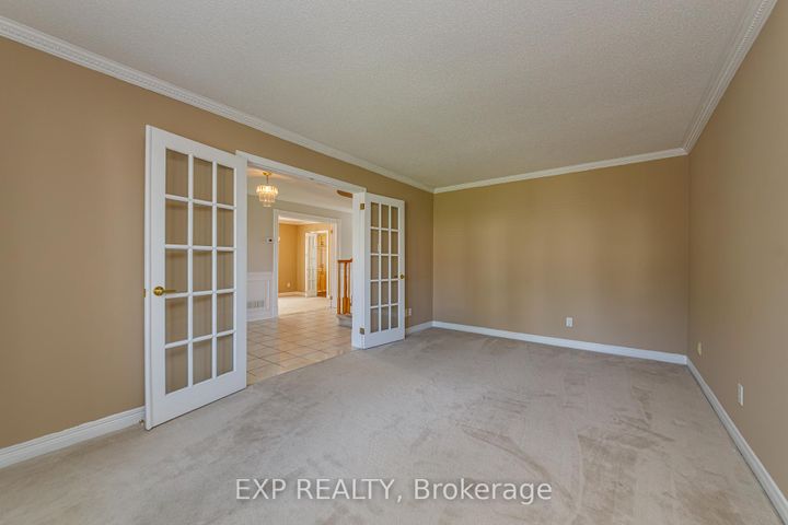 Photo 3 at 40 Newborough Crescent, Nepean (Barrhaven East), Ottawa
