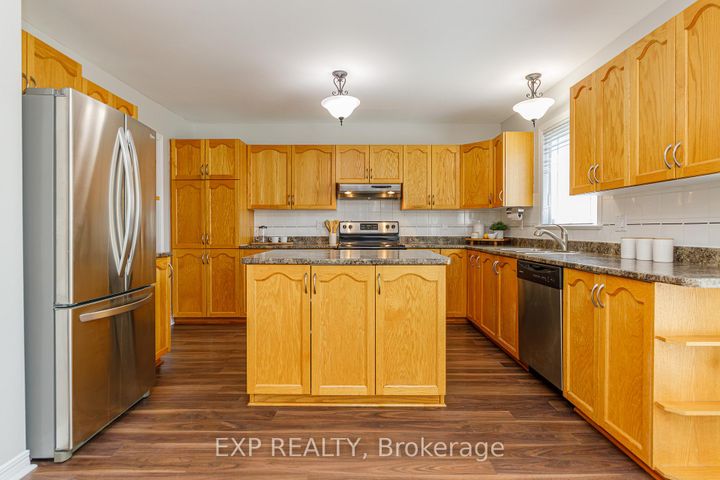 Photo 7 at 40 Newborough Crescent, Nepean (Barrhaven East), Ottawa