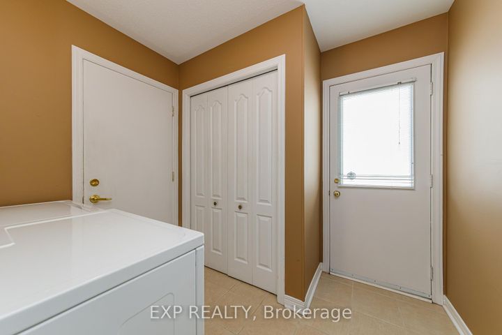 Photo 16 at 40 Newborough Crescent, Nepean (Barrhaven East), Ottawa