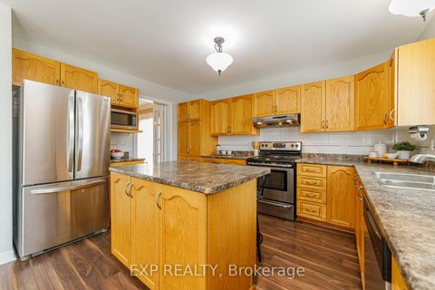 Photo 8 at 40 Newborough Crescent, Nepean (Barrhaven East), Ottawa