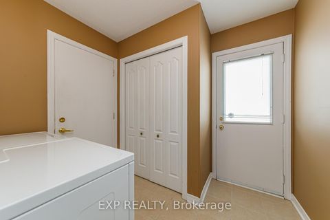 Photo 16 at 40 Newborough Crescent, Nepean (Barrhaven East), Ottawa