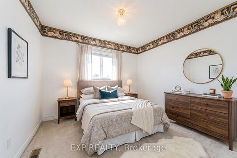 Photo 19 at 40 Newborough Crescent, Nepean (Barrhaven East), Ottawa