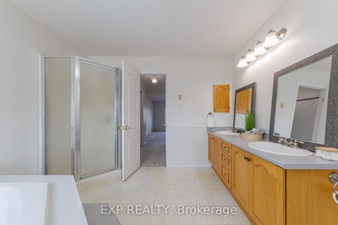 Photo 33 at 40 Newborough Crescent, Nepean (Barrhaven East), Ottawa