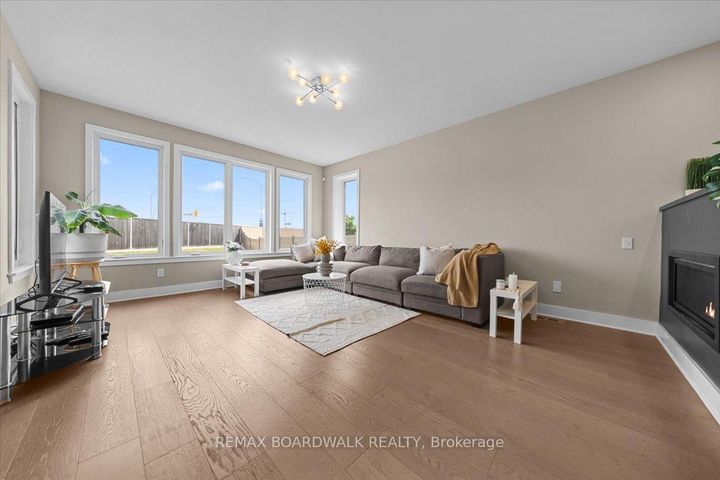 Photo 10 at 620 Barry Helman Drive, Nepean (Cedargrove/Fraserdale), Ottawa
