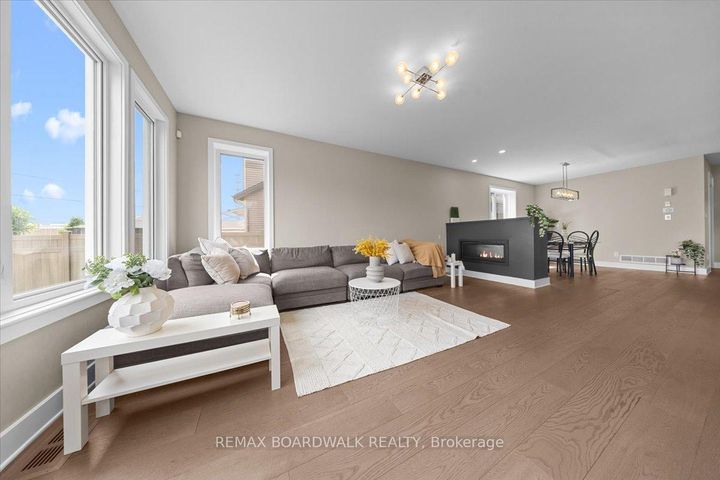 Photo 11 at 620 Barry Helman Drive, Nepean (Cedargrove/Fraserdale), Ottawa