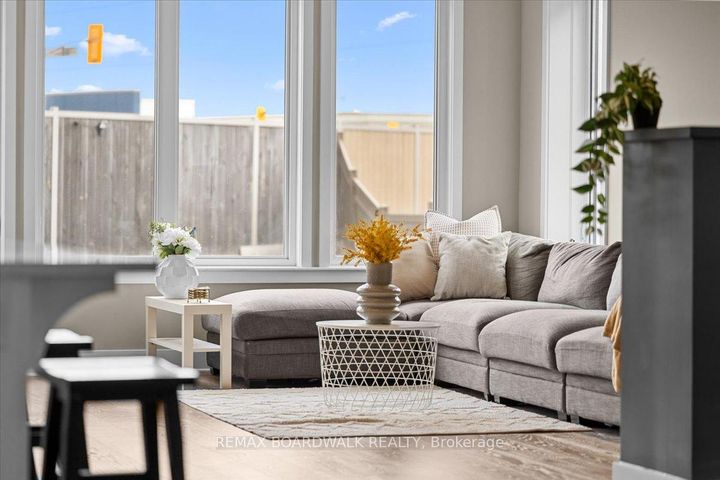 Photo 13 at 620 Barry Helman Drive, Nepean (Cedargrove/Fraserdale), Ottawa