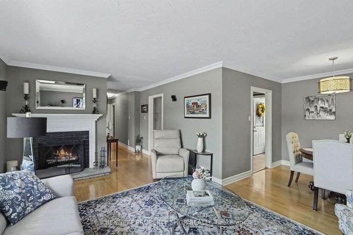 Photo 3 at 28 Majestic Drive, Nepean (Manordale), Ottawa