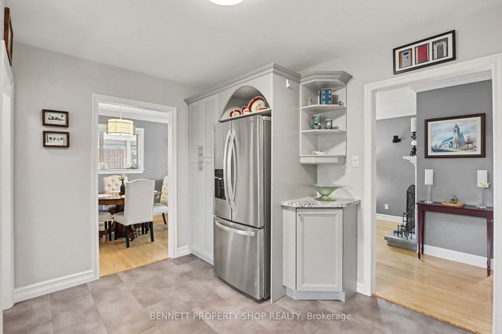 Photo 9 at 28 Majestic Drive, Nepean (Manordale), Ottawa