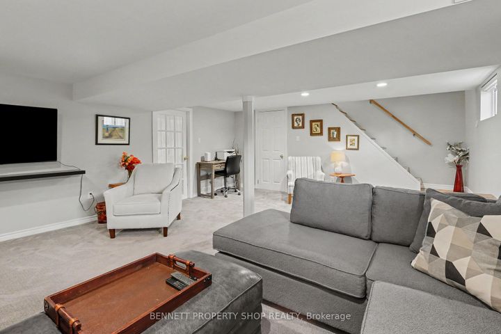 Photo 15 at 28 Majestic Drive, Nepean (Manordale), Ottawa