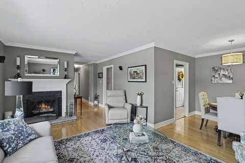 Photo 3 at 28 Majestic Drive, Nepean (Manordale), Ottawa