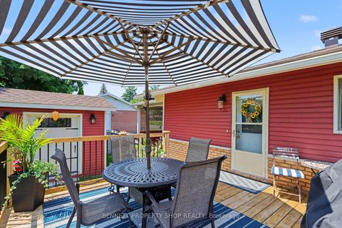 Photo 17 at 28 Majestic Drive, Nepean (Manordale), Ottawa
