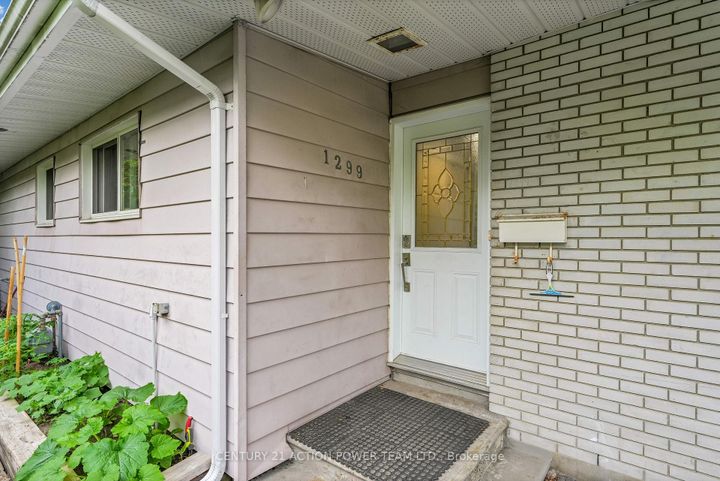 Photo 1 at 1299 Meadowlands Drive E, Nepean (City View/Skyline/Fisher Heights/Parkwood Hills), Ottawa