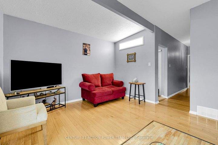 Photo 5 at 1299 Meadowlands Drive E, Nepean (City View/Skyline/Fisher Heights/Parkwood Hills), Ottawa