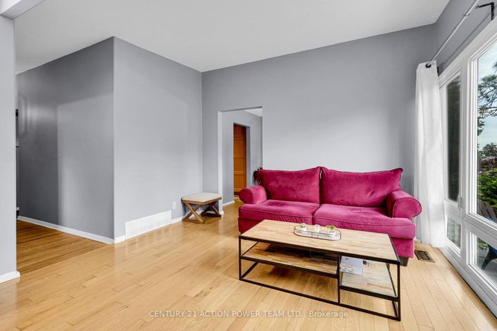 Photo 7 at 1299 Meadowlands Drive E, Nepean (City View/Skyline/Fisher Heights/Parkwood Hills), Ottawa