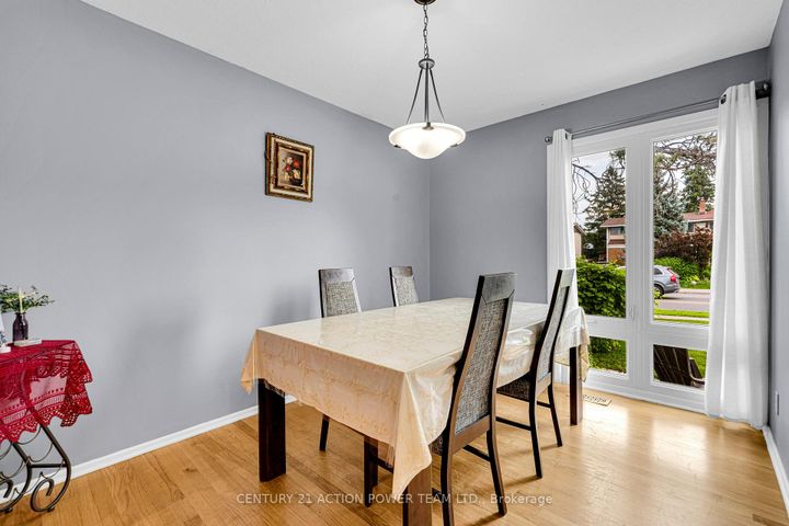 Photo 8 at 1299 Meadowlands Drive E, Nepean (City View/Skyline/Fisher Heights/Parkwood Hills), Ottawa