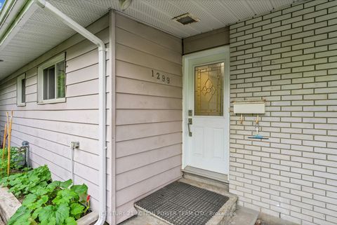 Photo 1 at 1299 Meadowlands Drive E, Nepean (City View/Skyline/Fisher Heights/Parkwood Hills), Ottawa