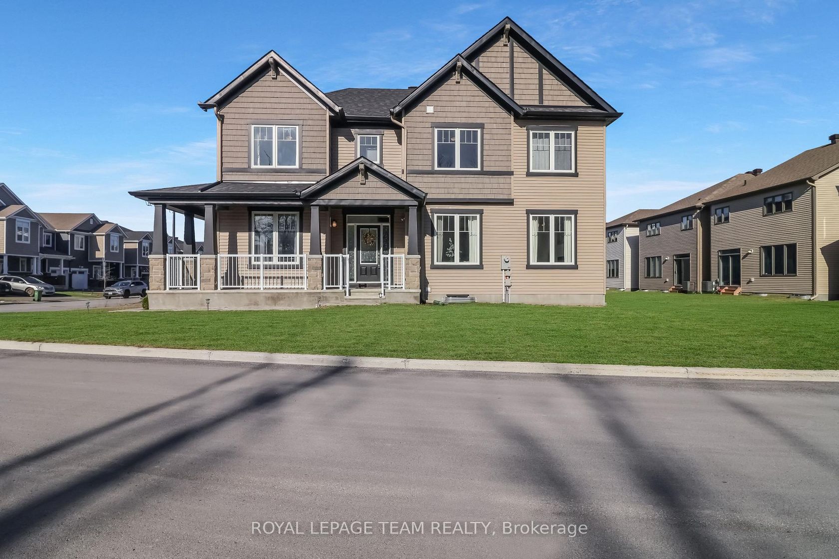 647 Cygnus Street, Nepean (Half Moon Bay), Ottawa 